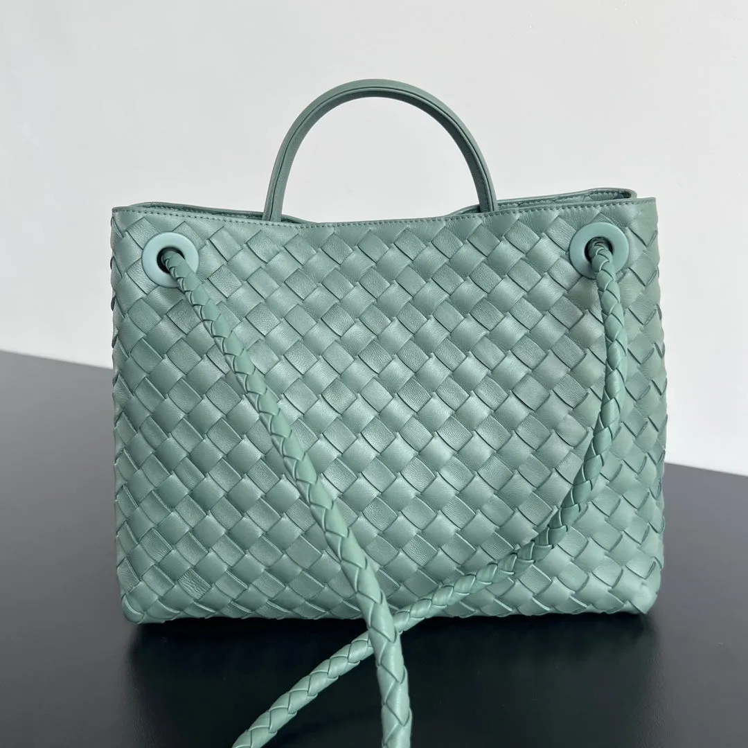 32 blue bv andiamo lambskin cloud Exclusive collection Professional Bottega Veneta medium