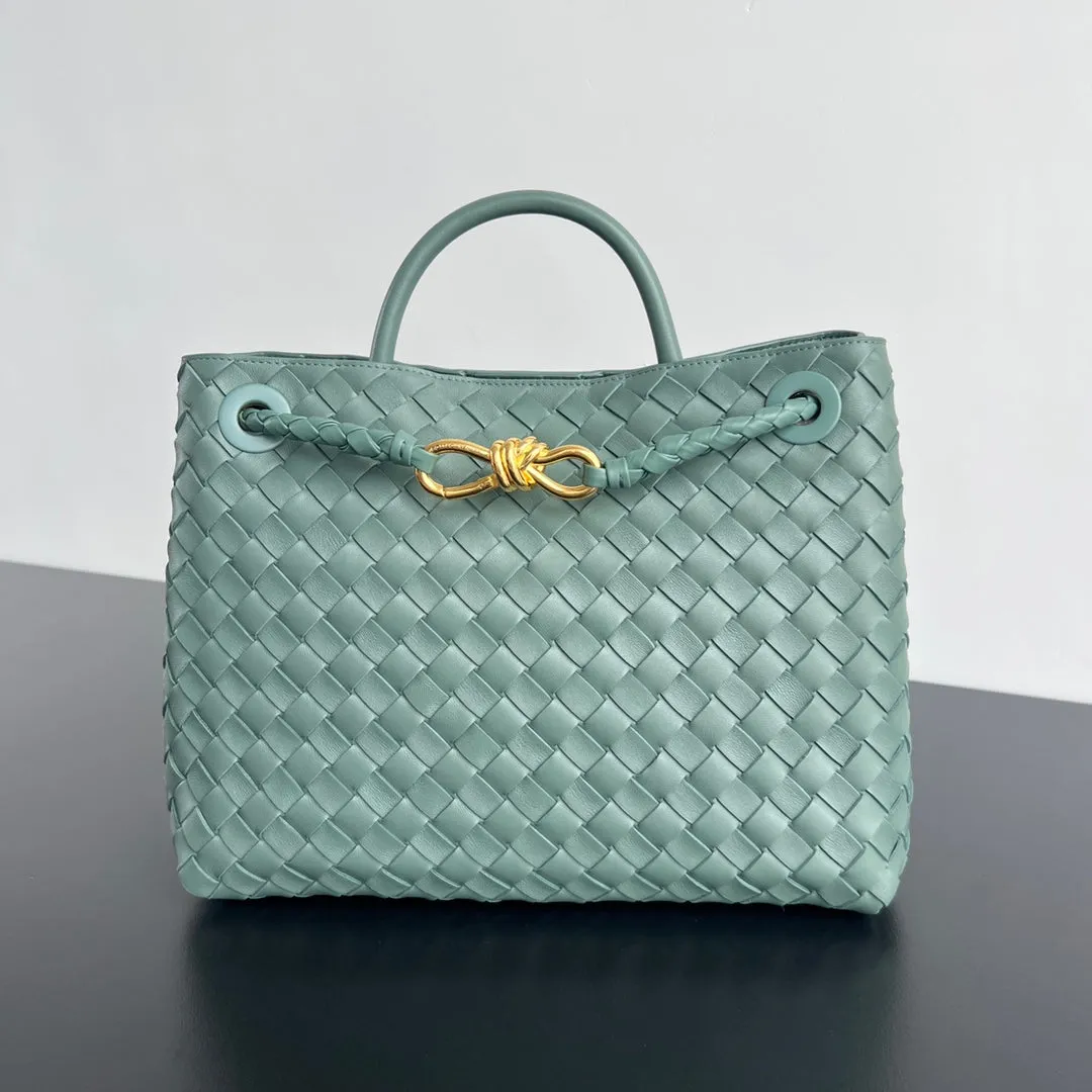 32 blue bv andiamo lambskin cloud Exclusive collection Professional Bottega Veneta medium