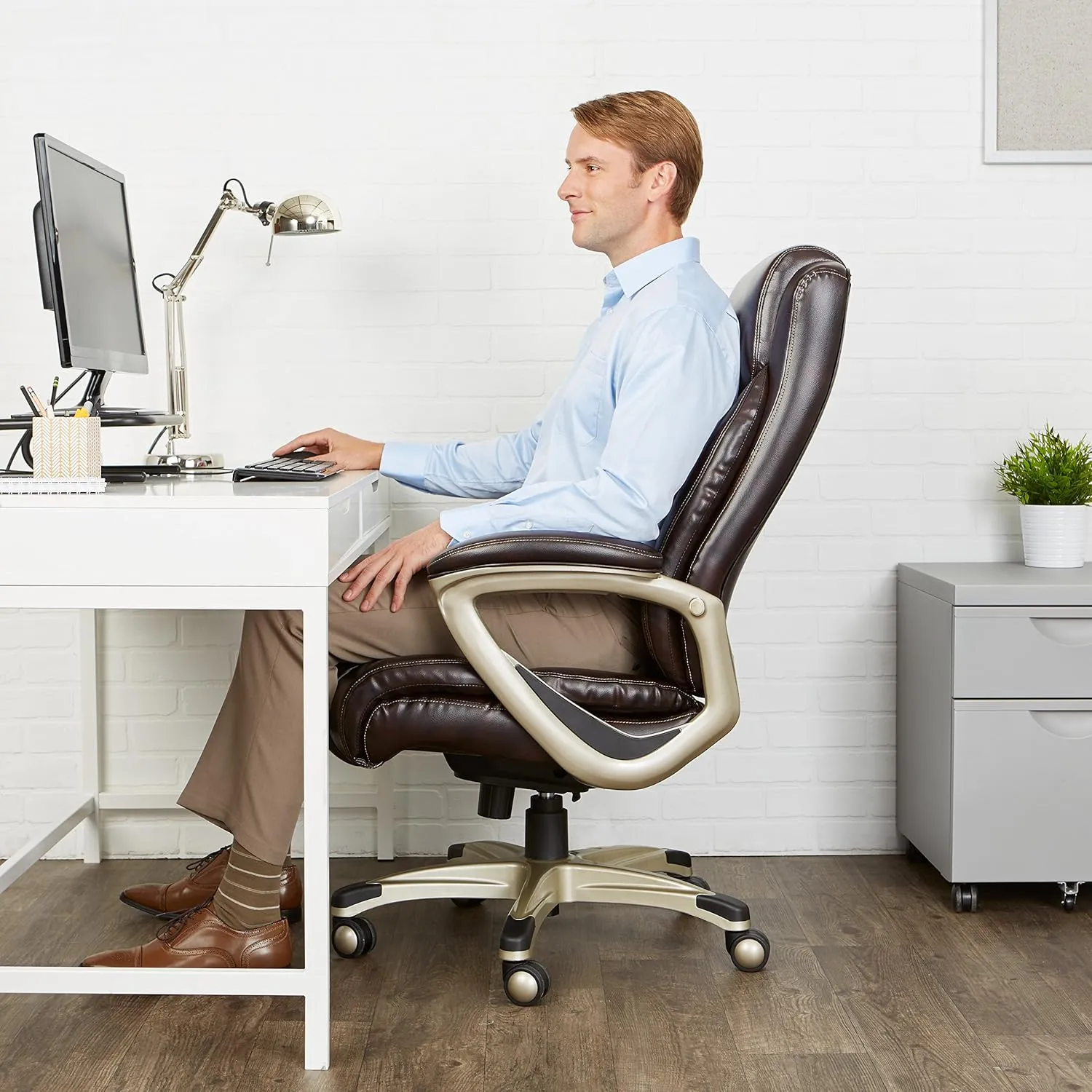 Amazon Basics Big and Tall Executive Chair - Adjustable with Armrest, 350-Pound Capacity,28.5D x 30.25W x 47.9H in, Brown with Pewter Finish