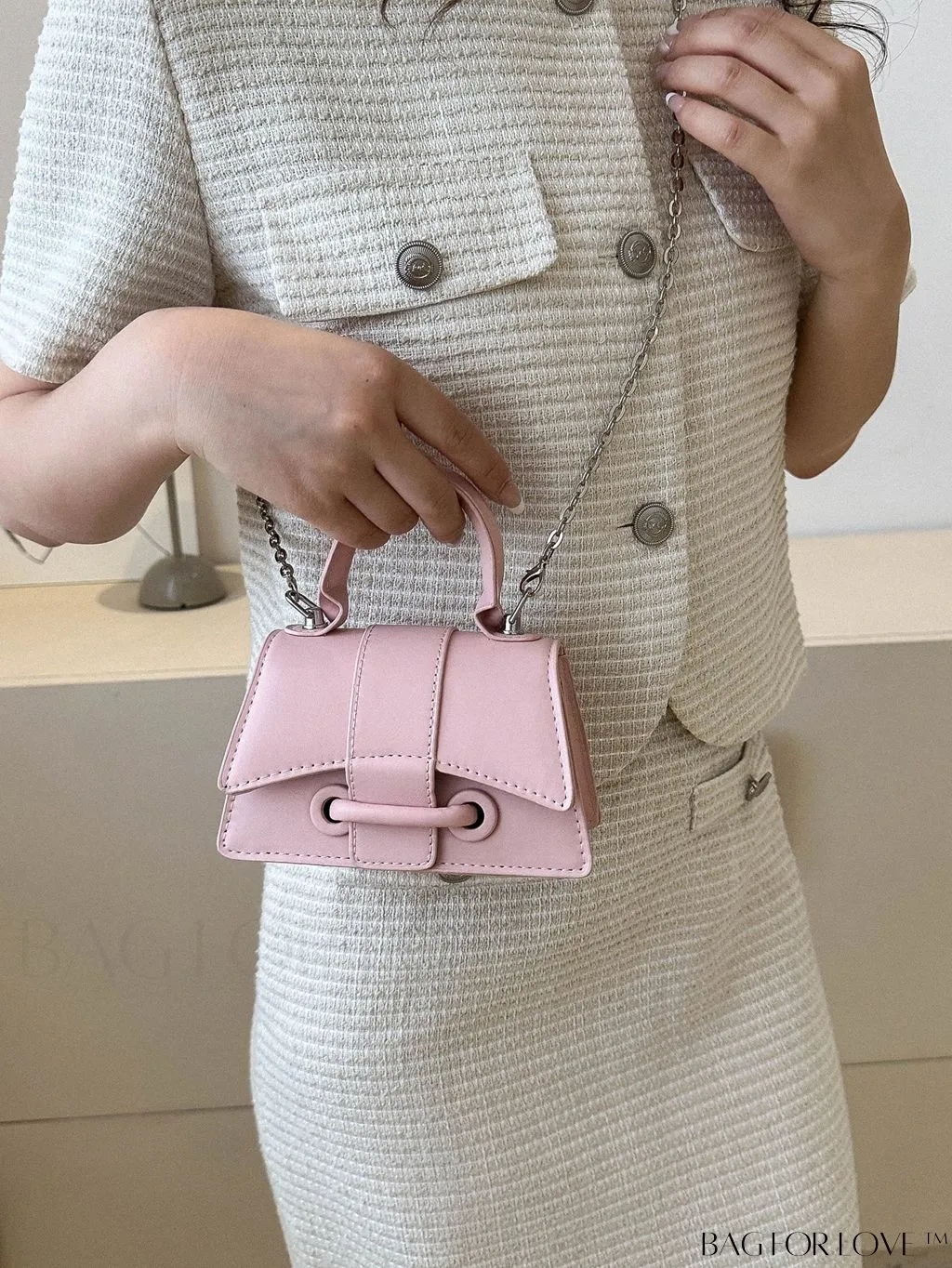 BagForLove - Compact Chain-Strap Square Handbag: Perfect for Phones, Lipstick, and Keys