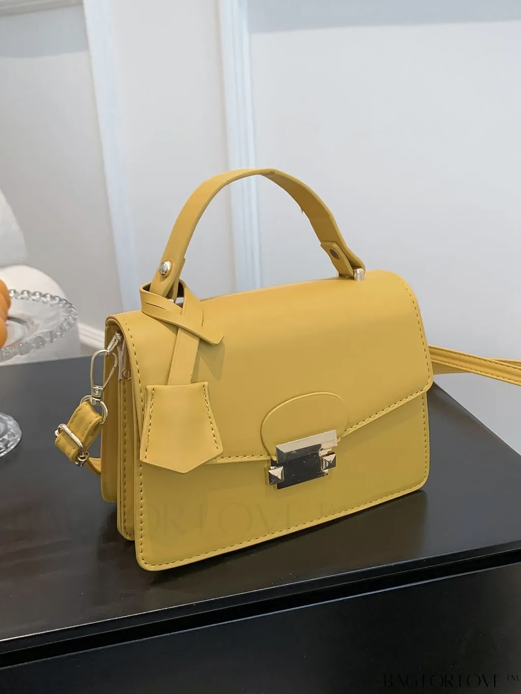 BagForLove - Compact PU Handbag: Sleek and Stylish