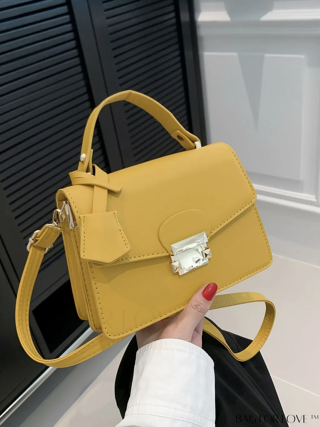 BagForLove - Compact PU Handbag: Sleek and Stylish