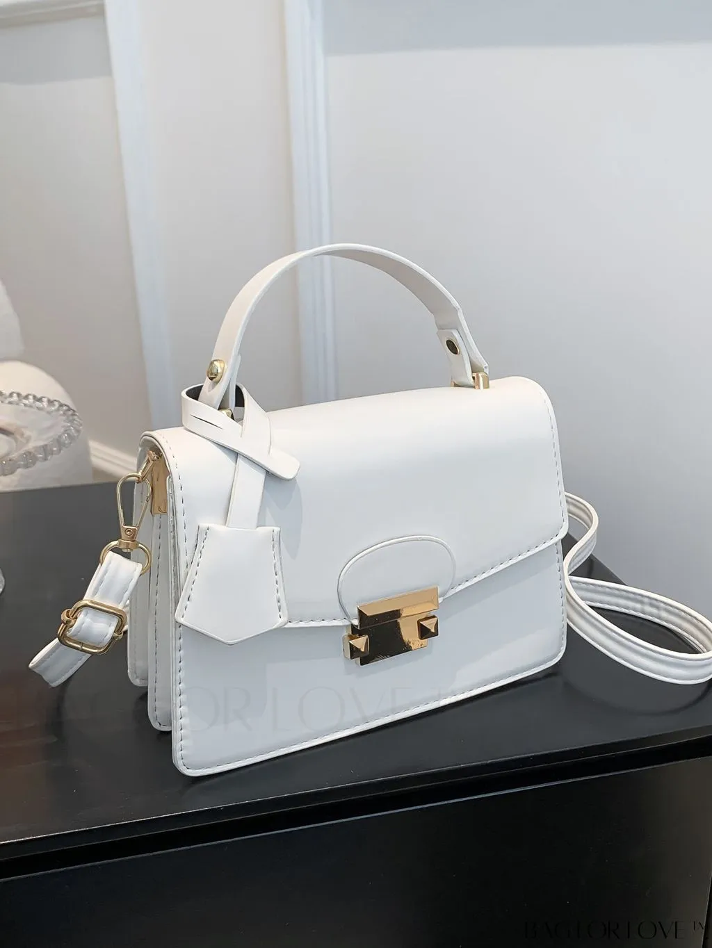 BagForLove - Compact PU Handbag: Sleek and Stylish