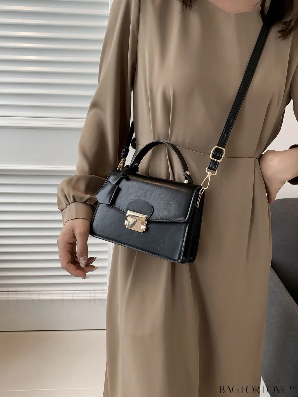 BagForLove - Compact PU Handbag: Sleek and Stylish
