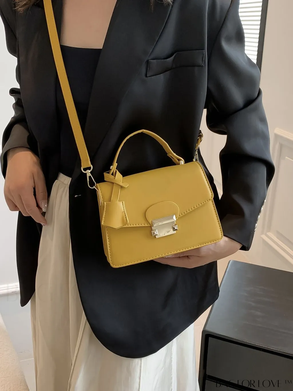 BagForLove - Compact PU Handbag: Sleek and Stylish