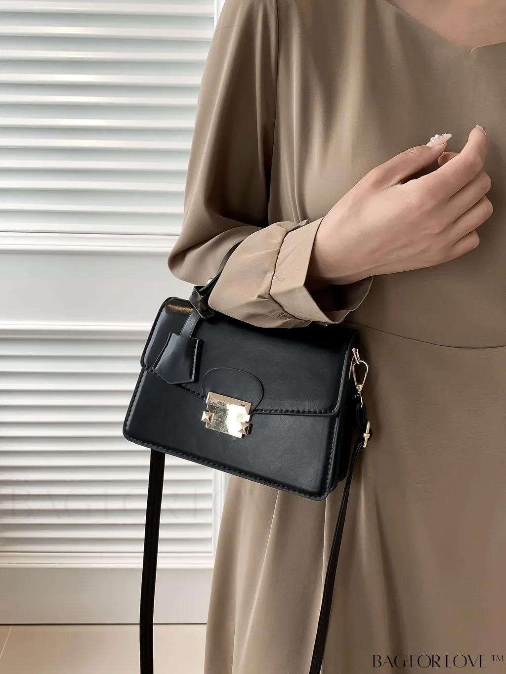 BagForLove - Compact PU Handbag: Sleek and Stylish