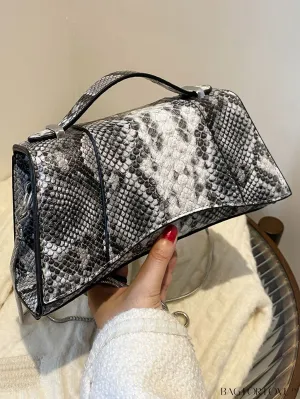 BagForLove - Exquisite PU Snake Pattern Handbag - A Stylish Fashion Accessory