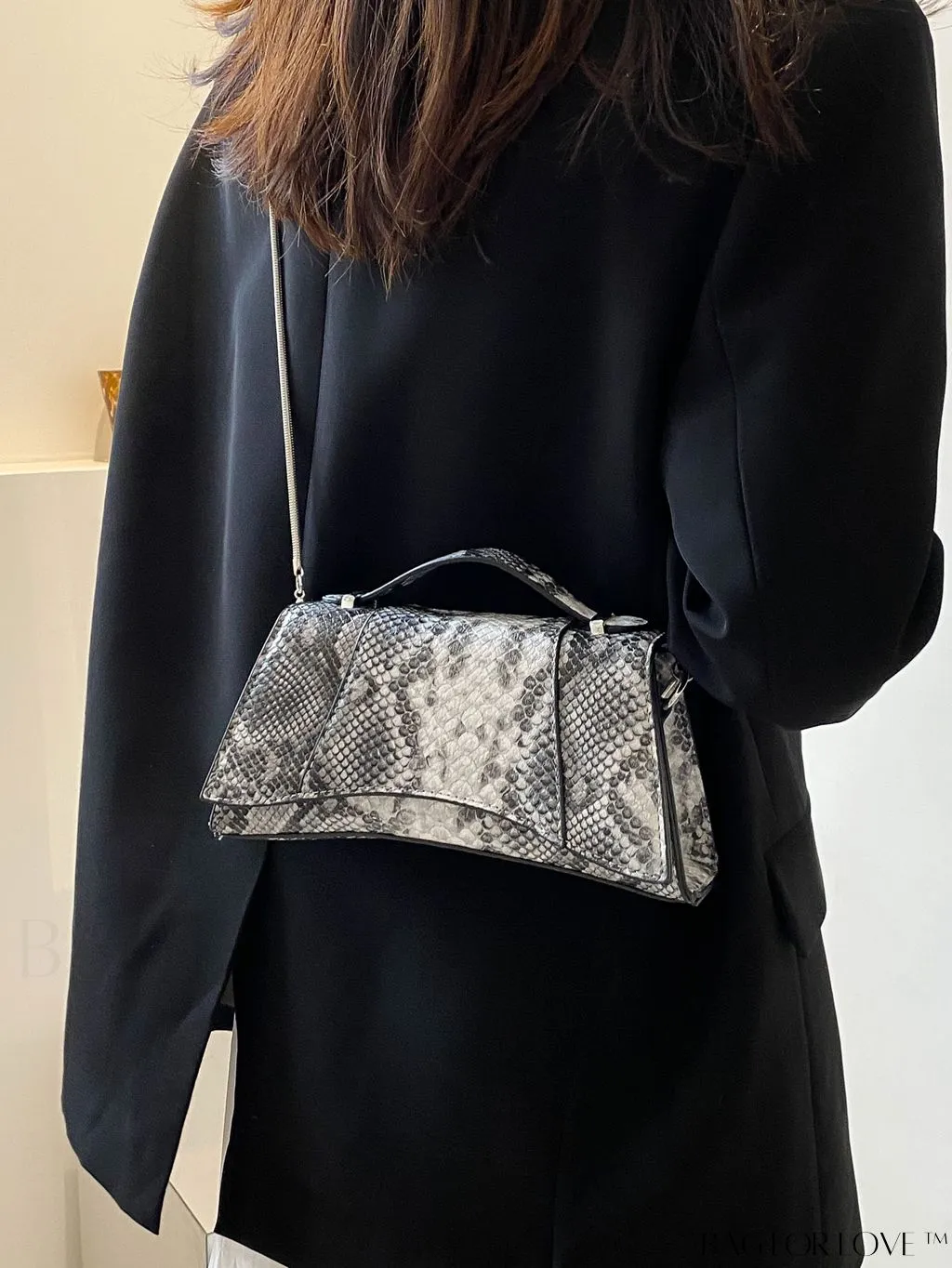 BagForLove - Exquisite PU Snake Pattern Handbag - A Stylish Fashion Accessory