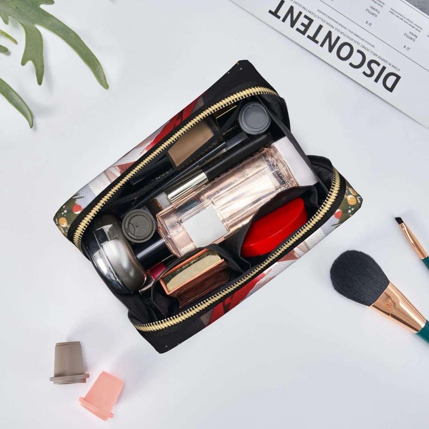 Christmas Santa Gnome Printed Small Makeup Bag,Travel Cosmetic Bag Purse with Zipper,Water-resistant Makeup Organizer Bag for Women