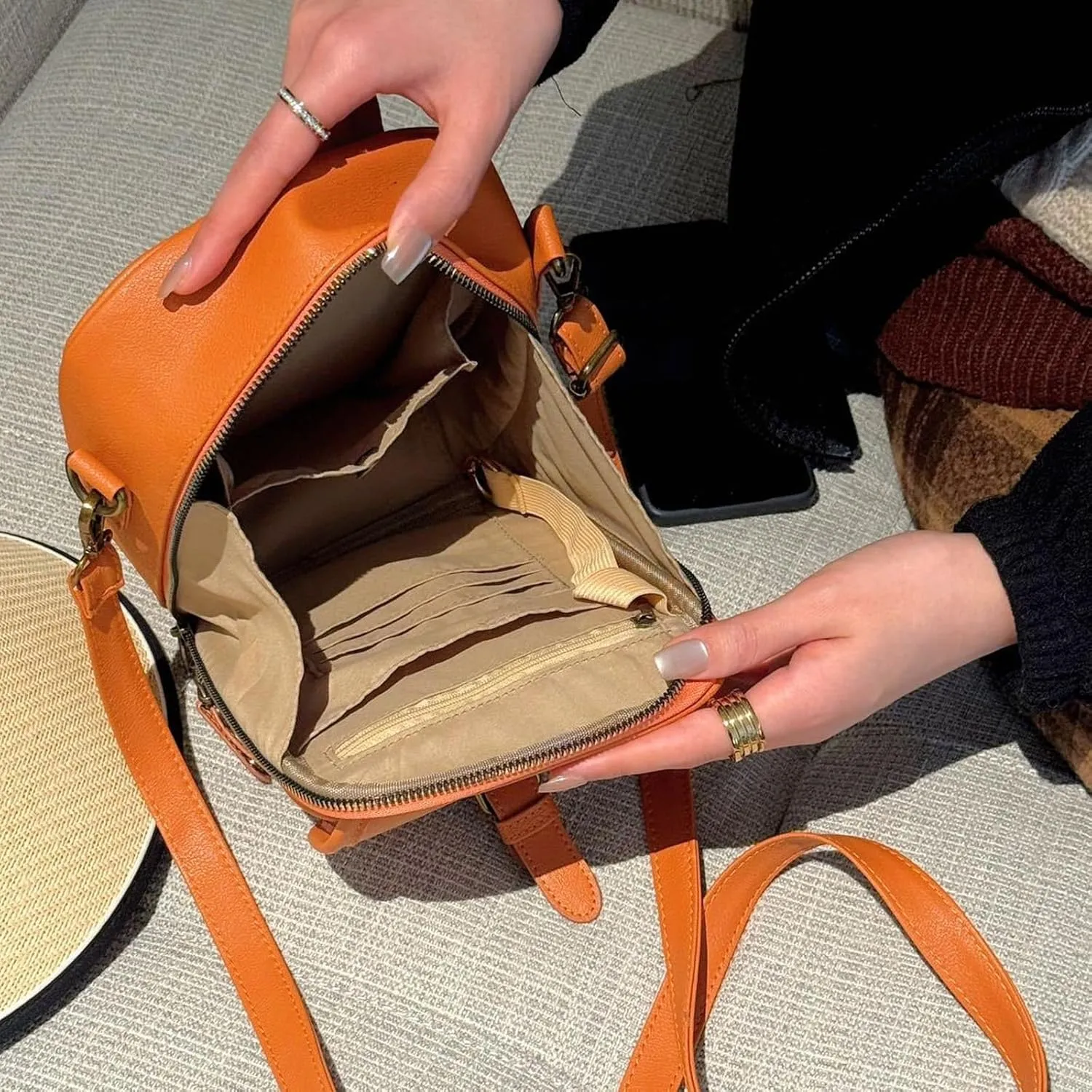 Collaboraten1 Crossbody Leather Bag, with Built in Wallet, Anti-Theft Retro Design