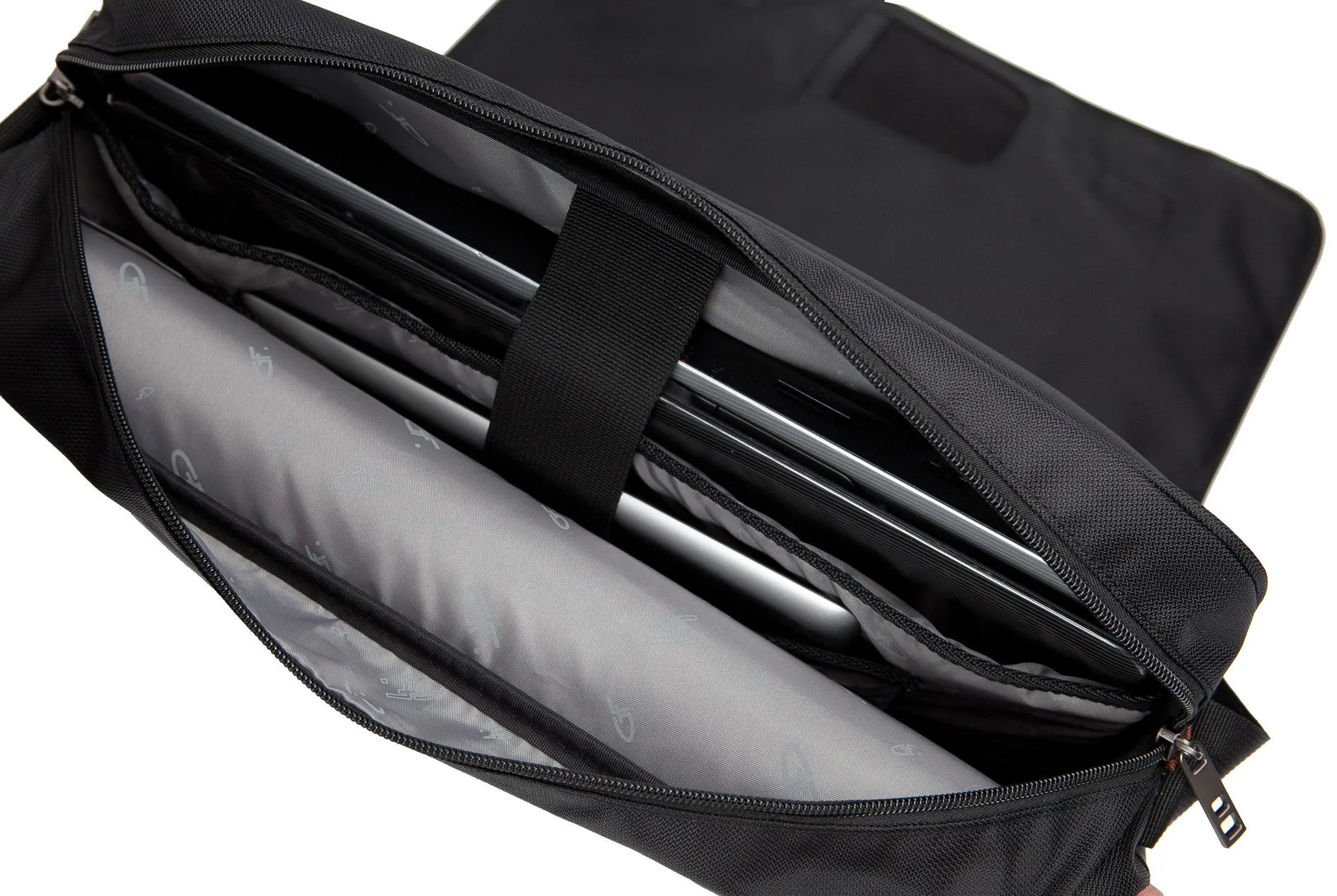 Gino Ferrari Agon 16" Laptop Messenger Bag