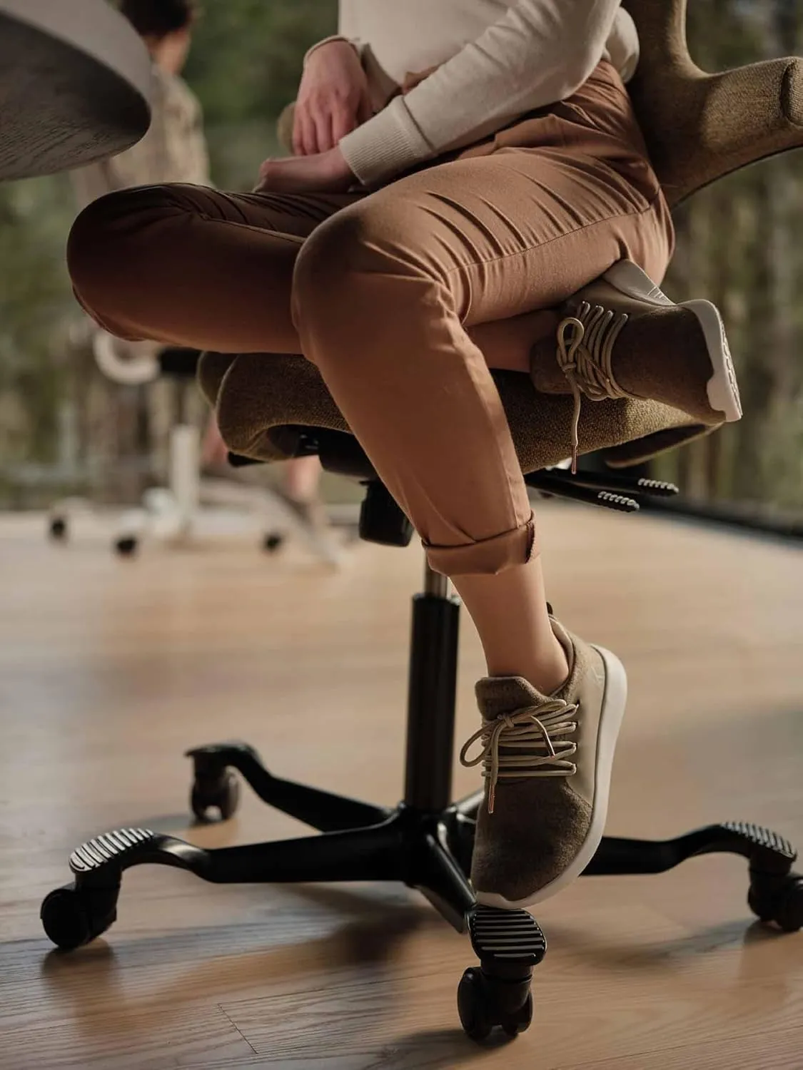HAG Capisco Adjustable Sit to Stand Desk Chair - Black Frame - Gray Polyester Seat