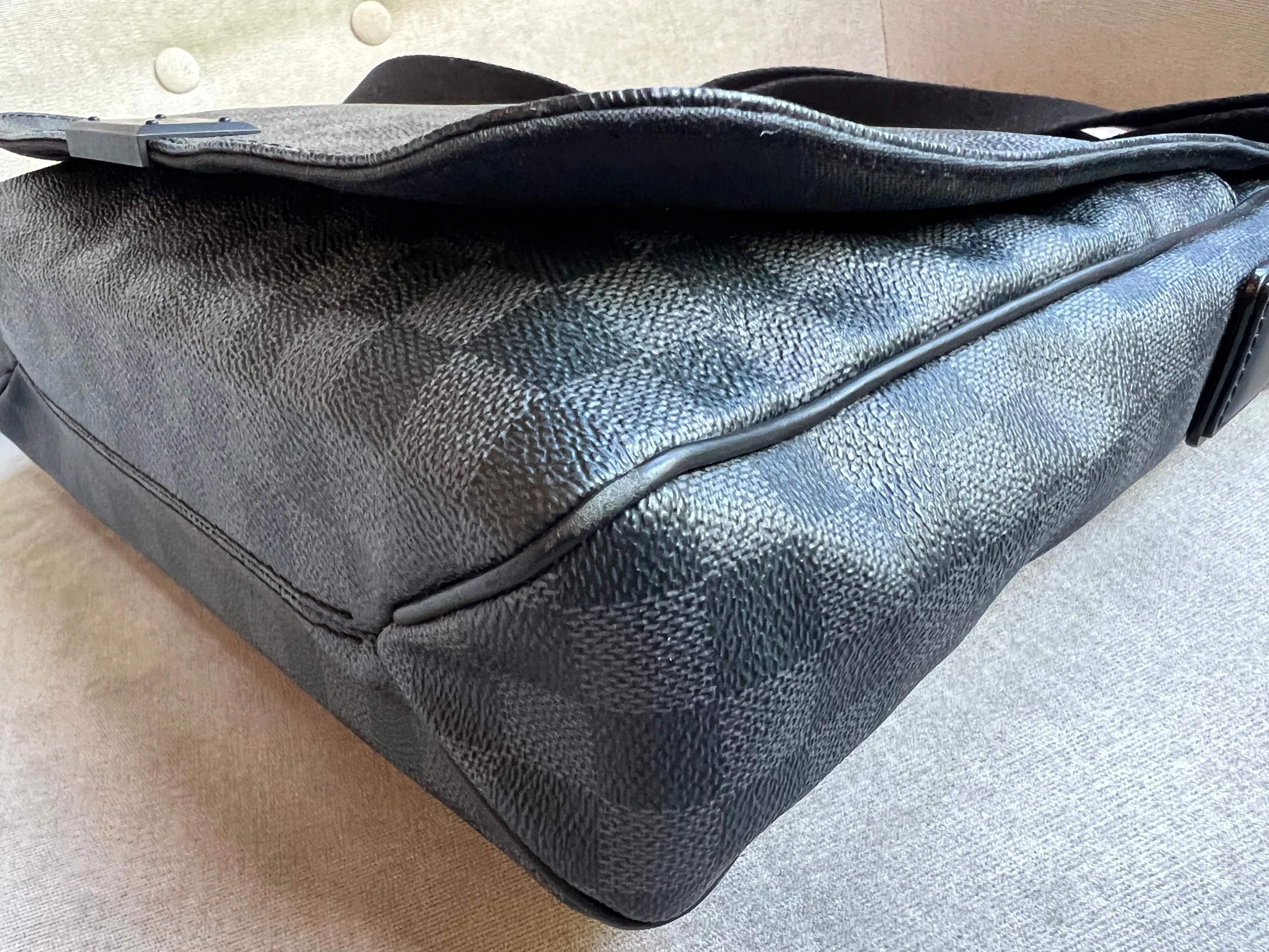Louis Vuitton PM District Messenger Bag Damier Graphite