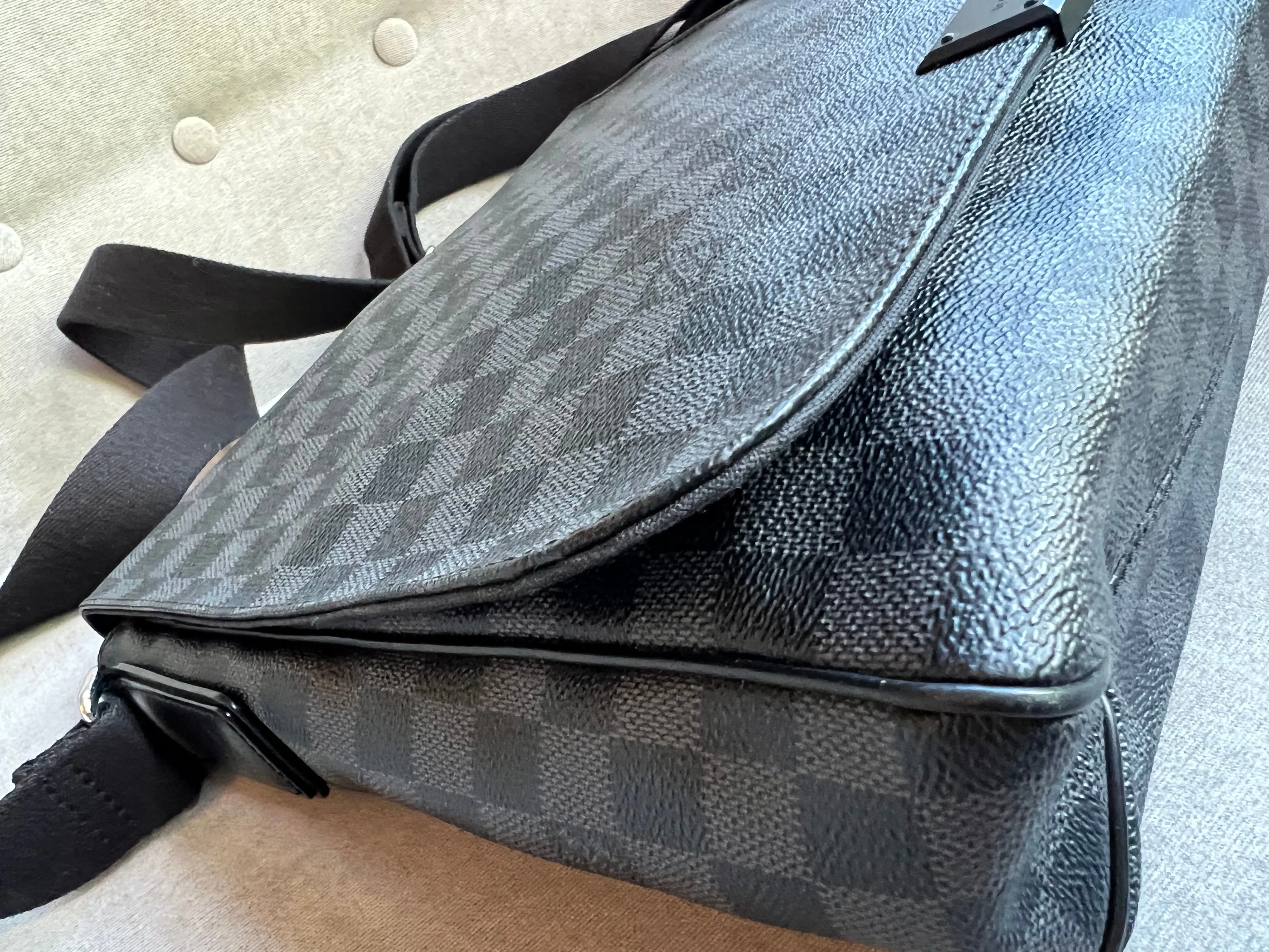 Louis Vuitton PM District Messenger Bag Damier Graphite