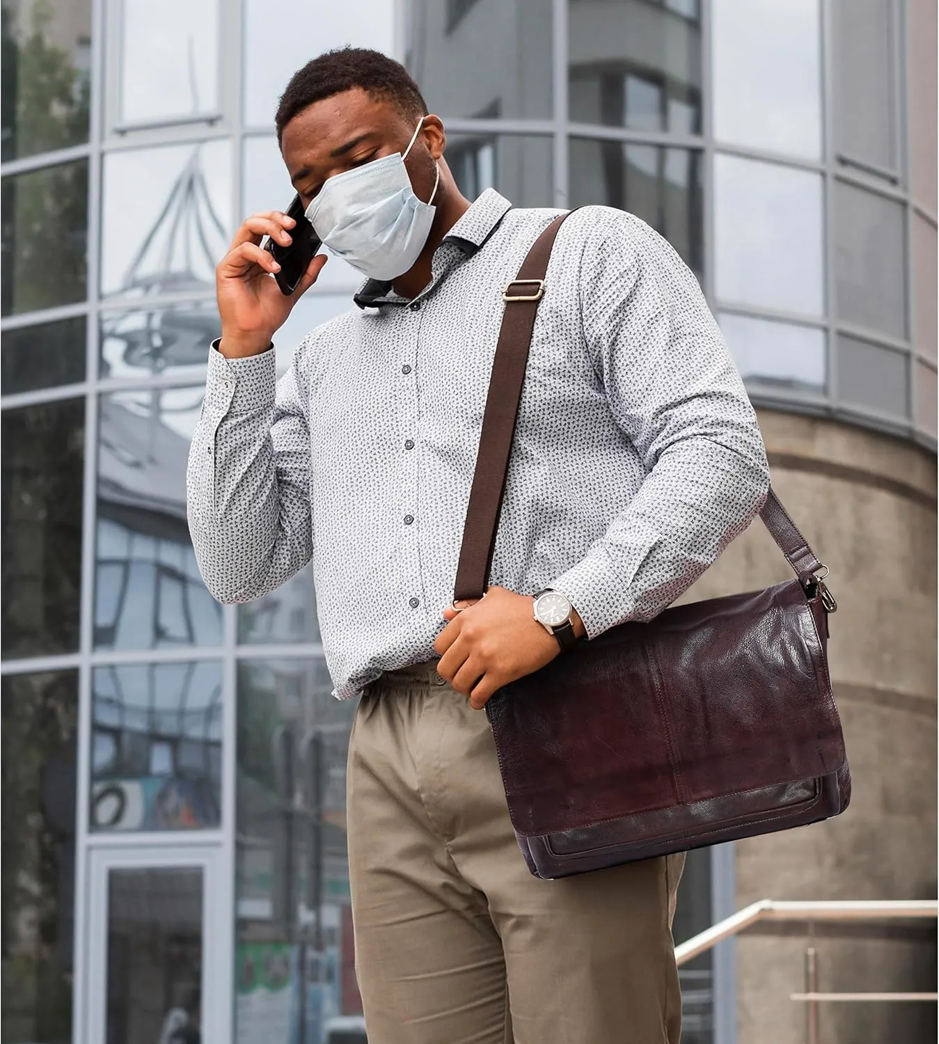 Oak Leathers Leather Messenger Bag for Men and Women - Laptop Briefcase Bag For College, Office, Adjustable Shoulder Strap