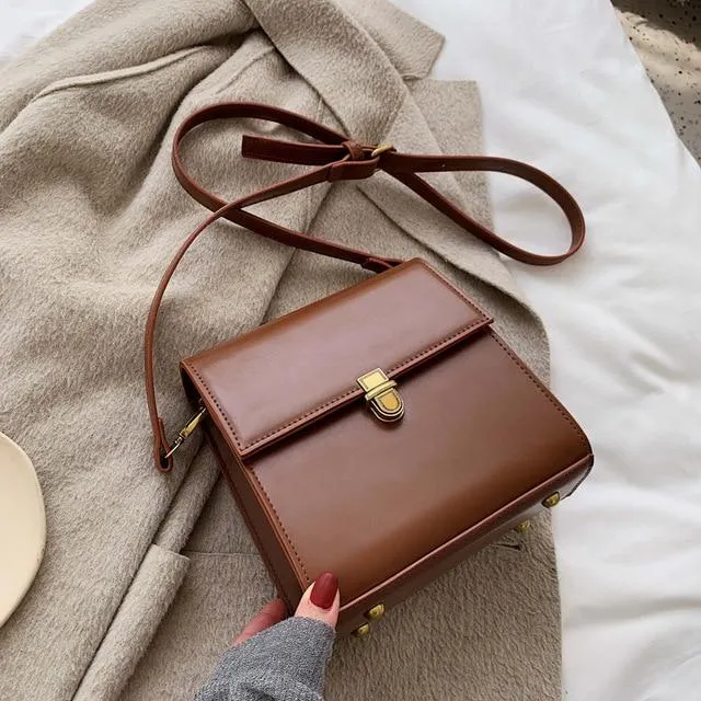 QUINN Crossbody