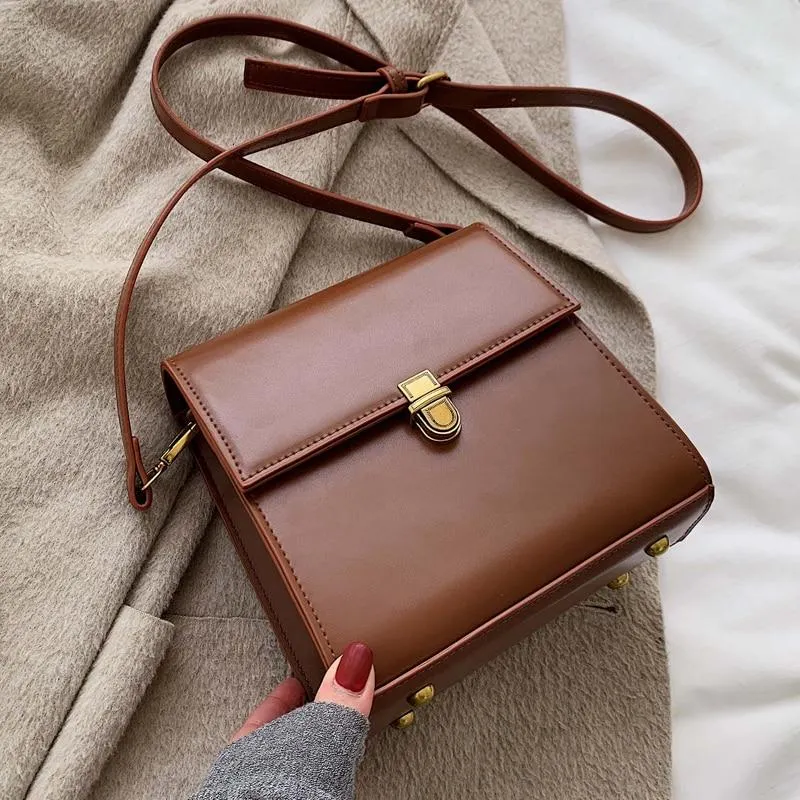 QUINN Crossbody