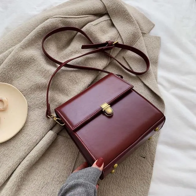 QUINN Crossbody