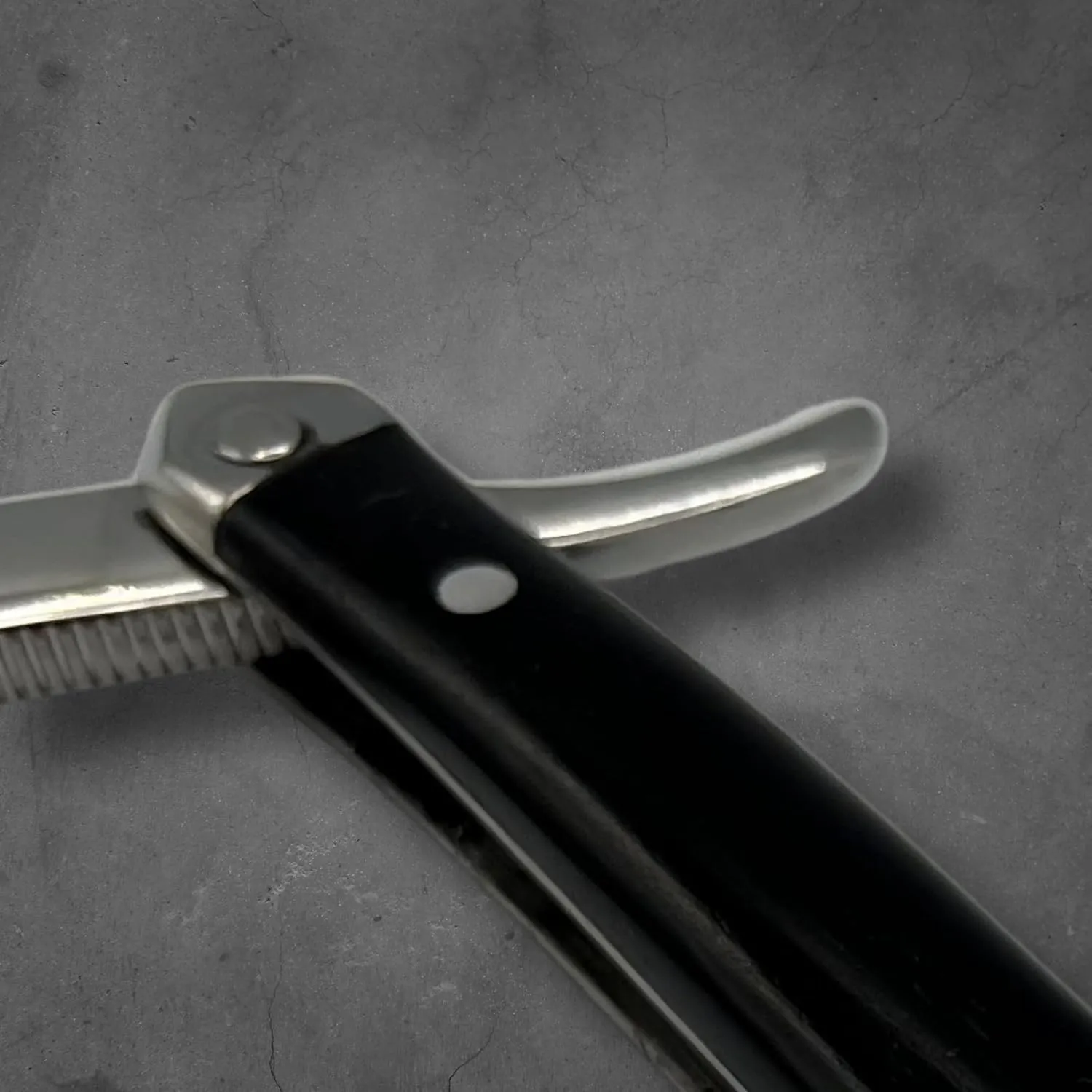 Saki Shears Professional Straight Razor for Men - Barber Shaving Razor - Stainless Steel, Wood Handle and Display Box (Ronin)