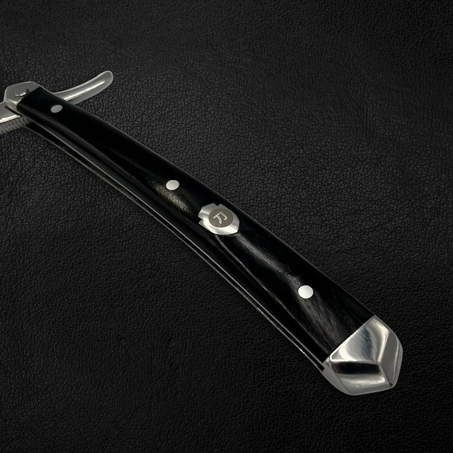 Saki Shears Professional Straight Razor for Men - Barber Shaving Razor - Stainless Steel, Wood Handle and Display Box (Ronin)