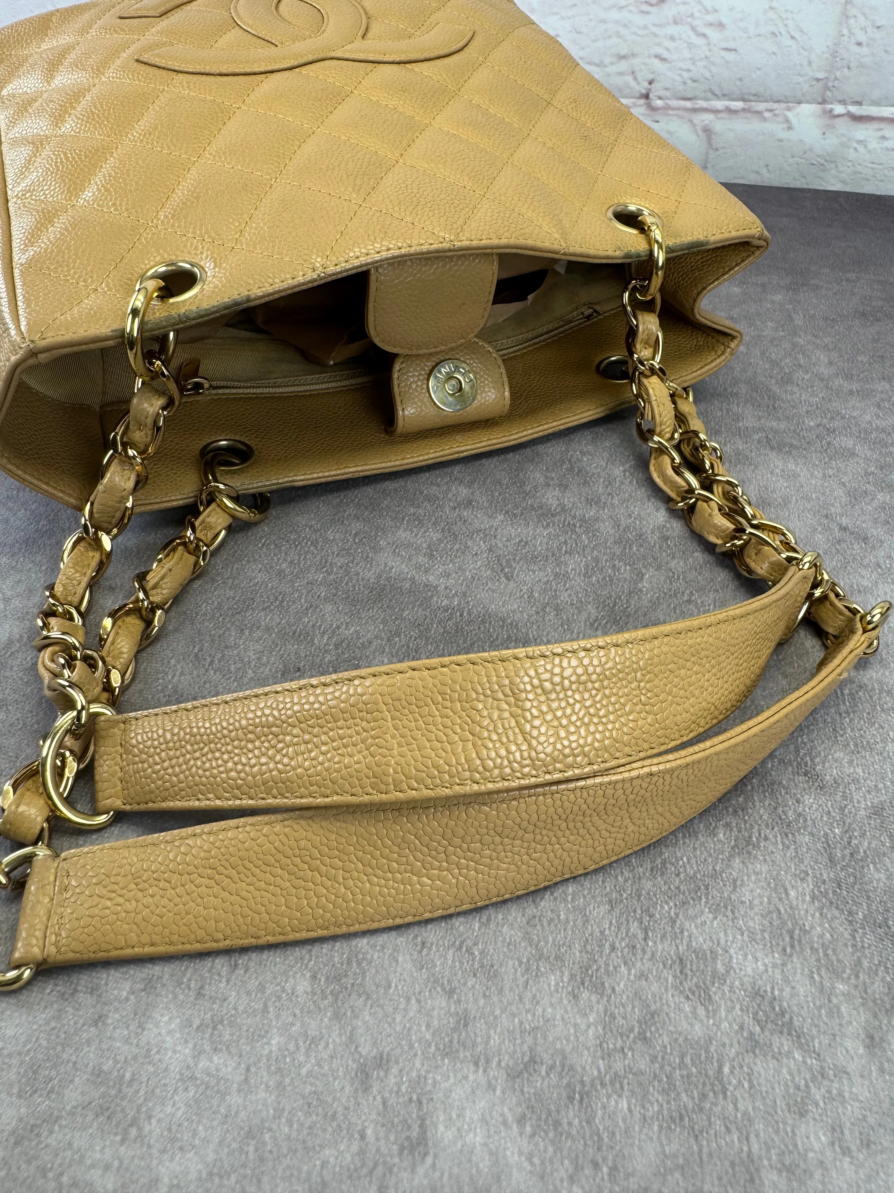 Shopping PST Petite Chanel Tote Caviar Trackable Extensive collection