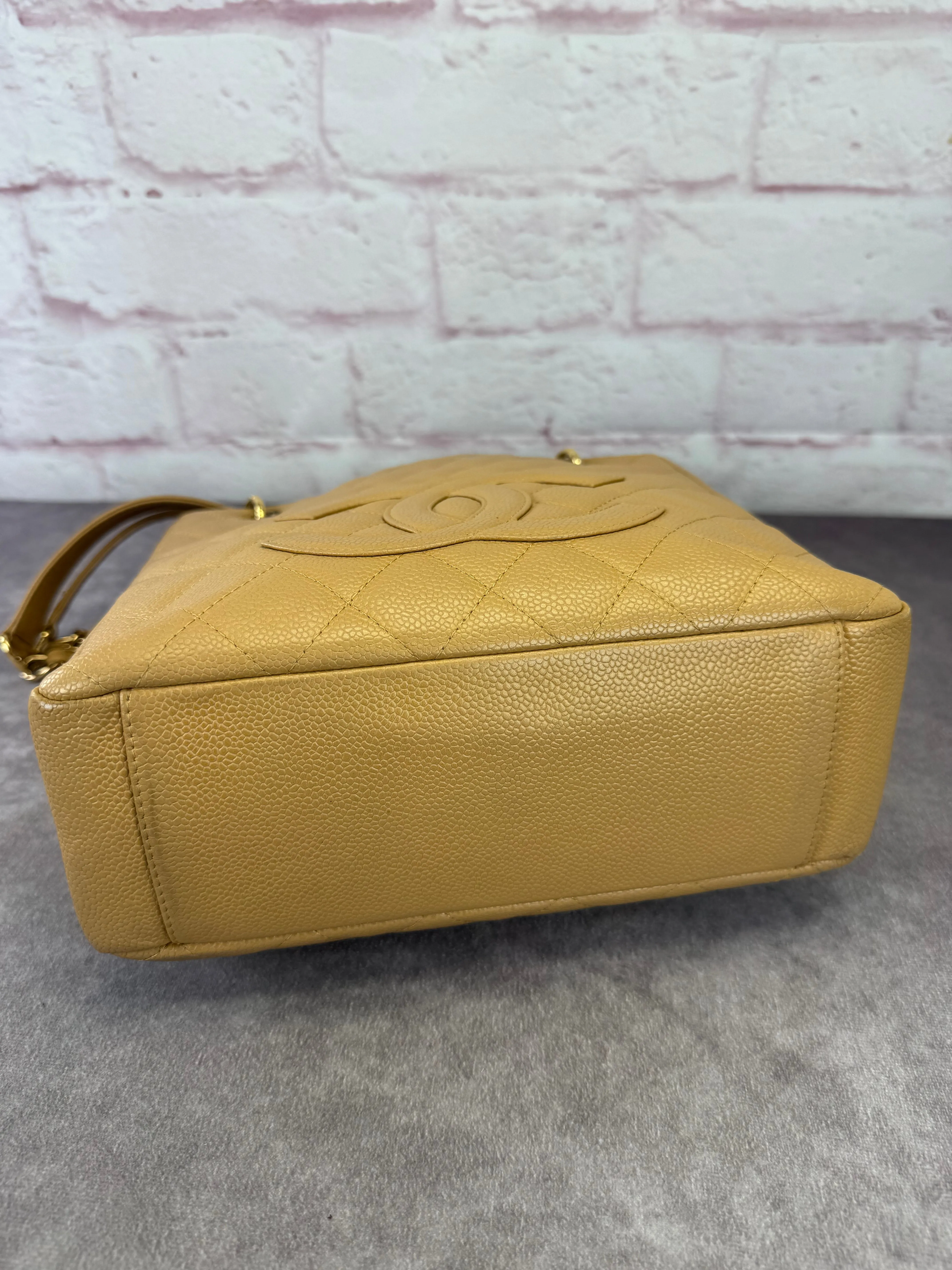 Shopping PST Petite Chanel Tote Caviar Trackable Extensive collection