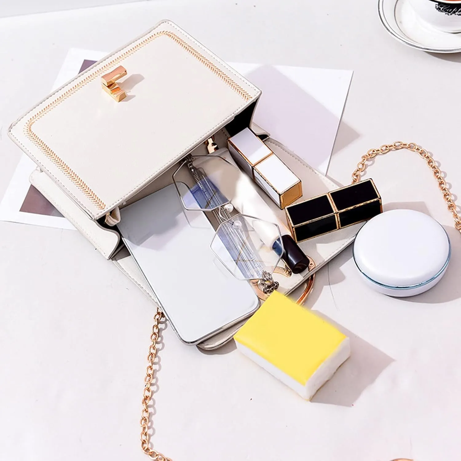 The Version Chain Bag With Lock Buckle Is Fashionable Simple And Versatile One Shoulder Women's Purses And