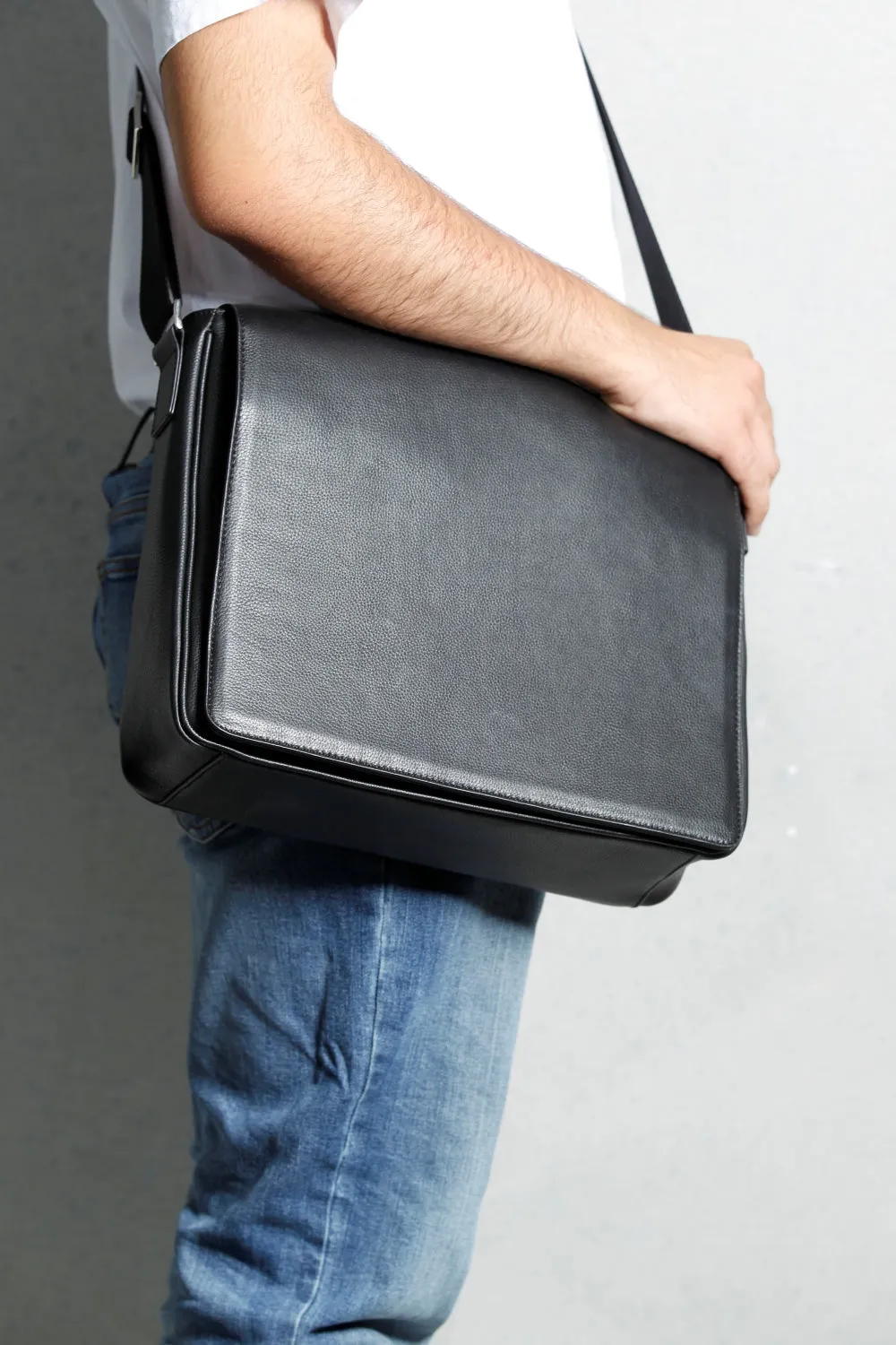 Unisex Adults VKY Konstantine Messenger Shoulder Handbag Black / Rainbow