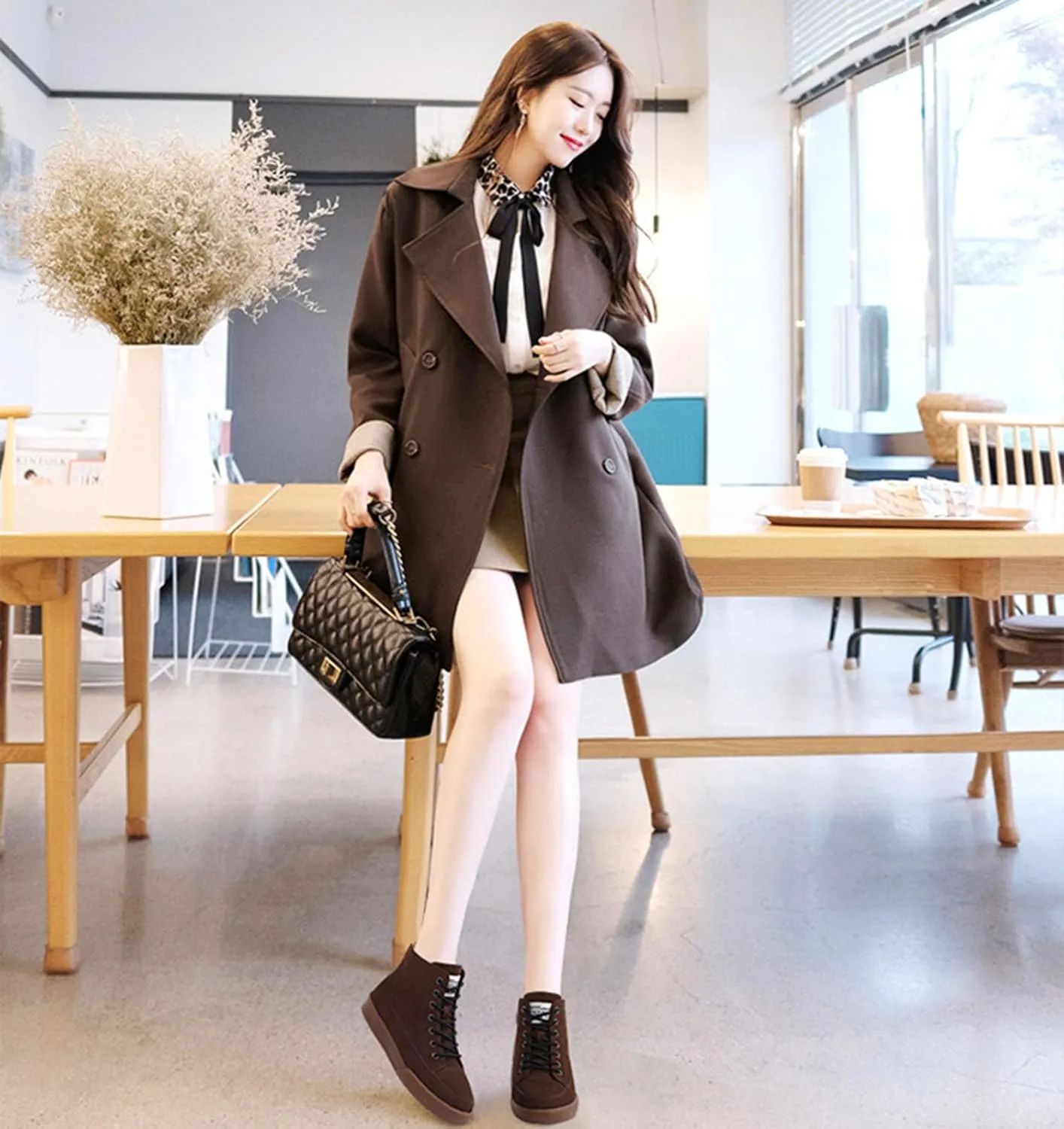 Women's Retro Suede Versatile and Comfortable High Top Casual Shoes Classic Tie Up Anti Slip Round Toe Fashionable Sports Shoes